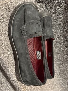 Keen Women's Black Slip-On Flats with Red Interior